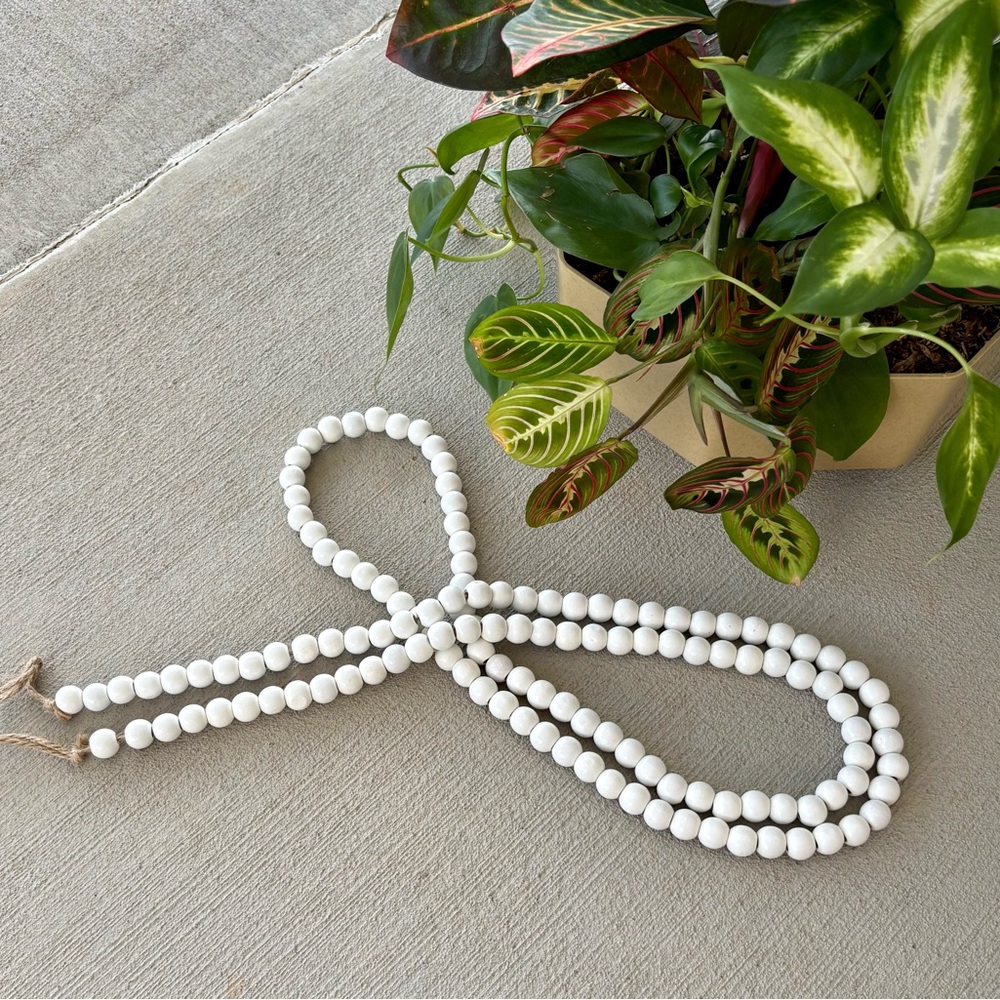 White Farmhouse Beaded Garland for Tiered Tray Decor, Farmhouse & Country Decor